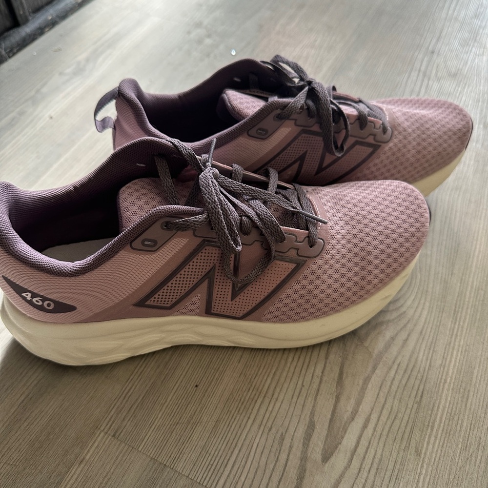 New Balance Women's Pink Sneakers